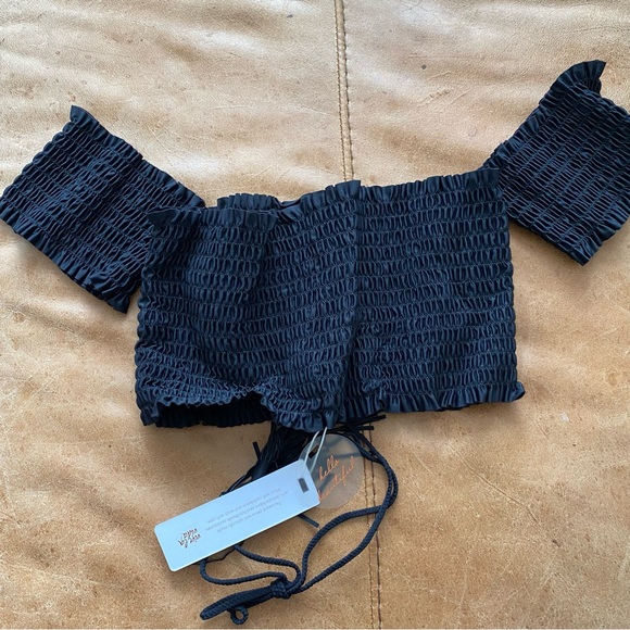 PilyQ off shoulder crop top - Picture 2 of 2